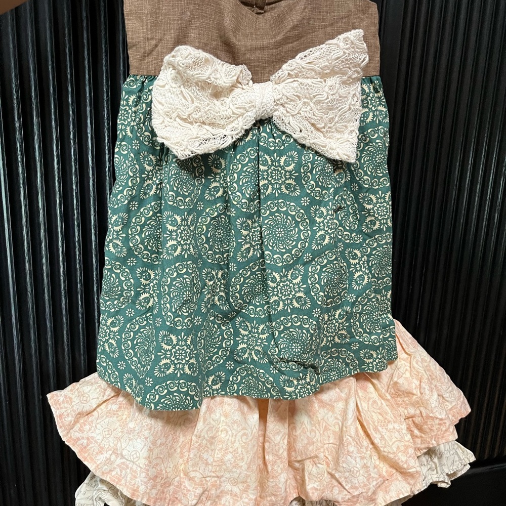 Persnickety Girls Skirt with Top, size 6.